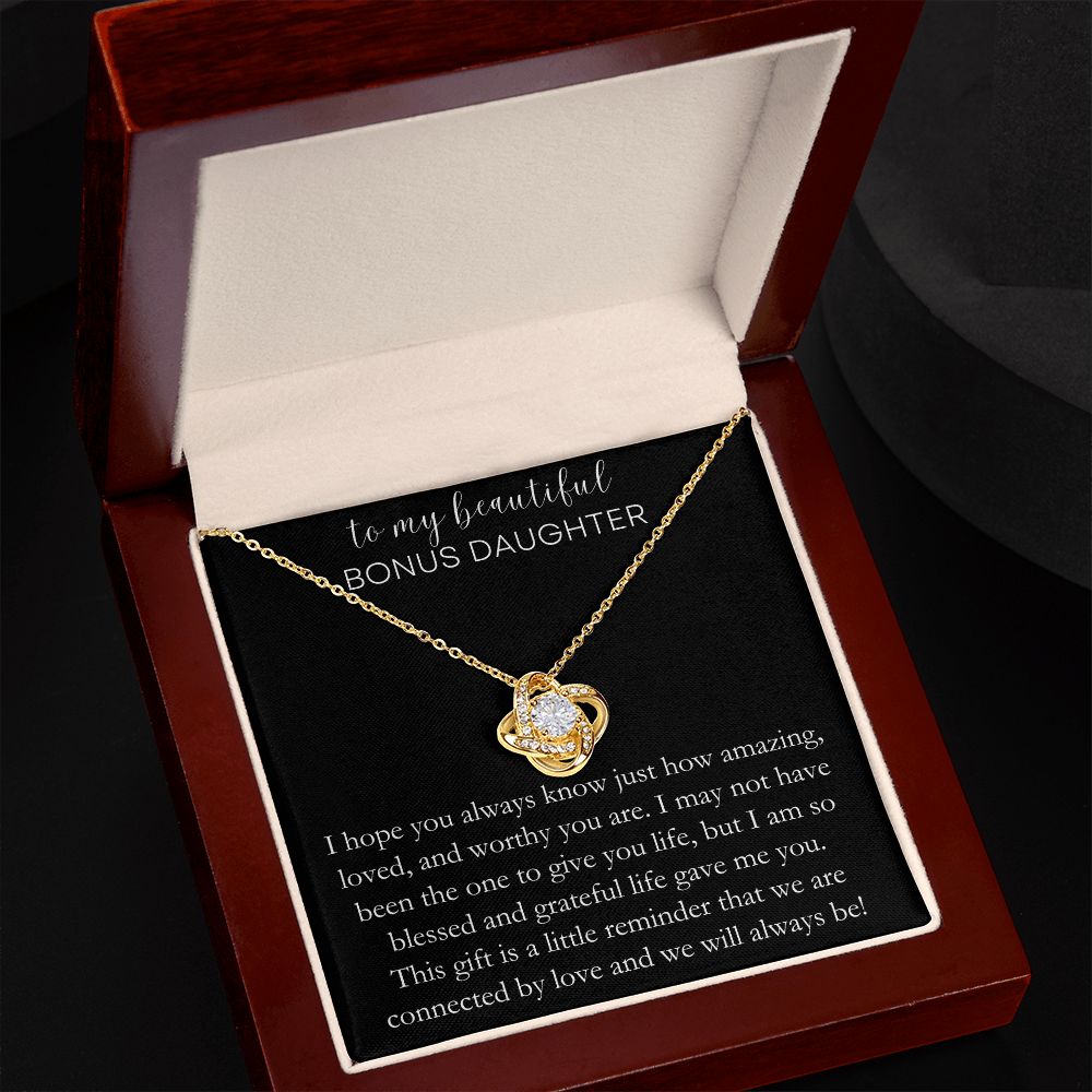 Bonus Daughter | Love Knot Necklace