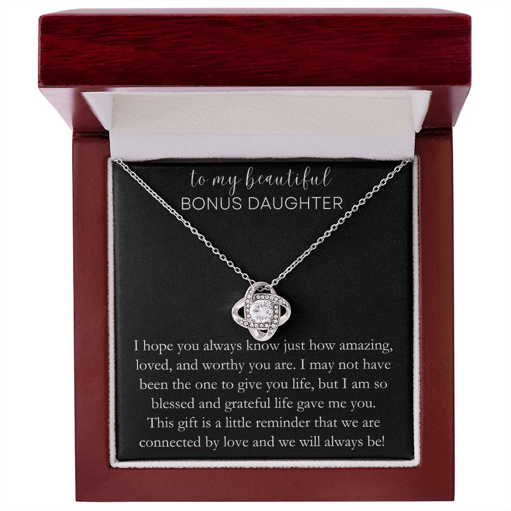 Bonus Daughter | Love Knot Necklace
